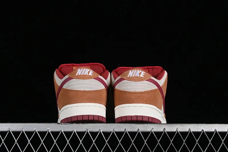 All Categories Nk SB Dunk Series Nk SB Dunk Low Low-top sneakers Foreign trade version Nk SB Dunk Low Pro Brown and red color SB low-top casual sneakers BQ6817-202